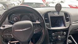 کرایسلەر 300